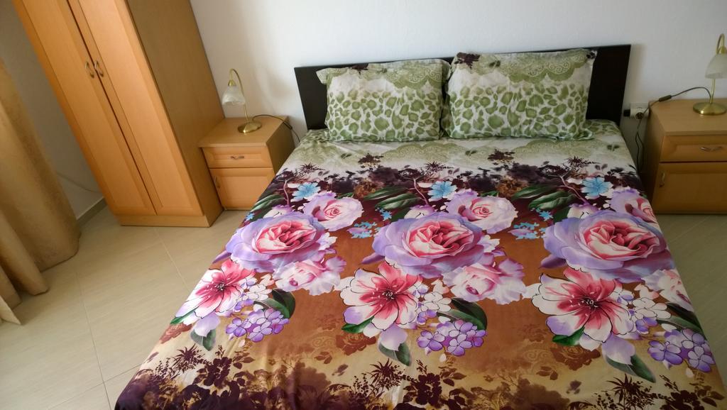 House Of Flowers Hotel Ahtopol Quarto foto